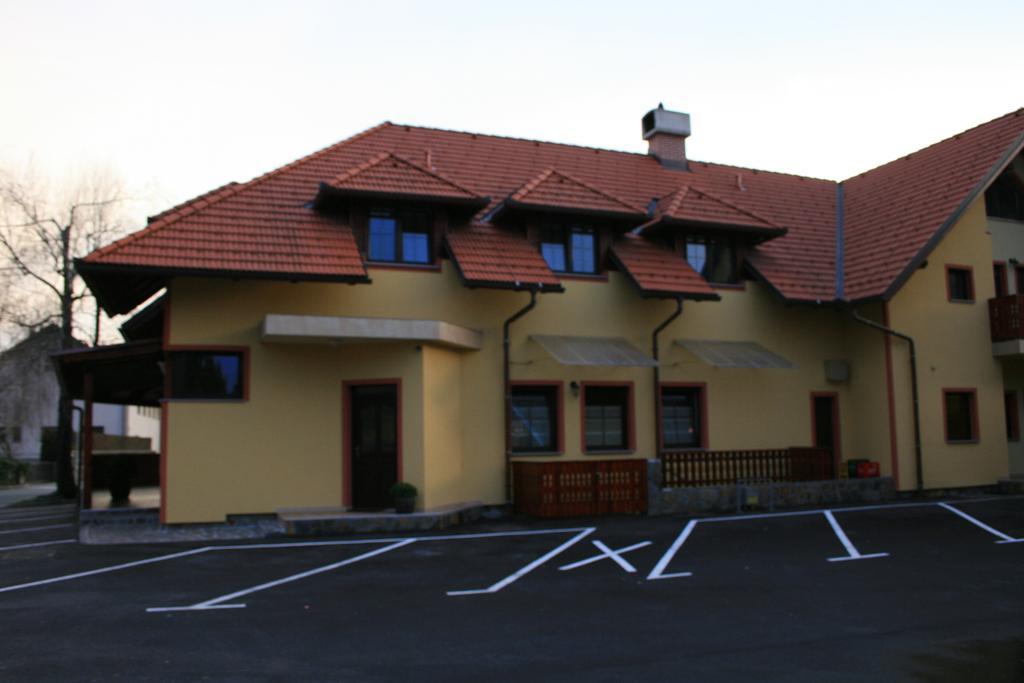Guest House Klub Kovac Naklo Exteriér fotografie